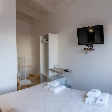 فندق مبيت وإفطار Il Vicolo Di Clara 4*